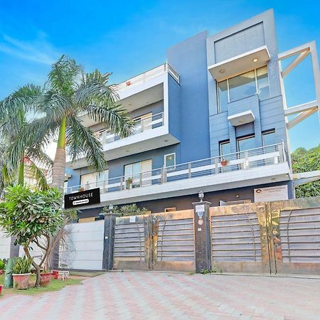 Townhouse Sector 49 Sohna Road Hotel Gurgaon Exterior photo
